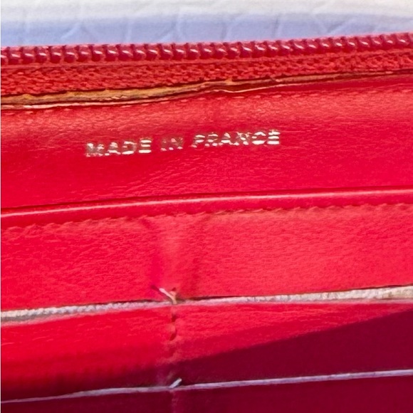 CHANEL
REDUCED Red Patent Leather CC Long Yen Zip Wallet authentication cards - Picture 7 of 10
